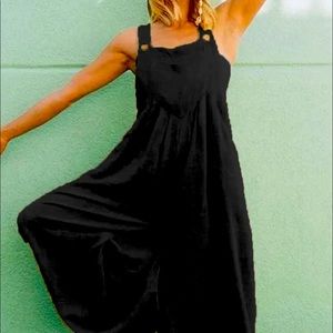 Xl wide leg jumper. Great feel, flows and feels summery. Runs big. Super cute.